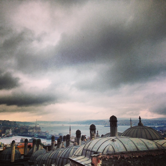 istanbul'u dinliyorum gözlerim kapalı